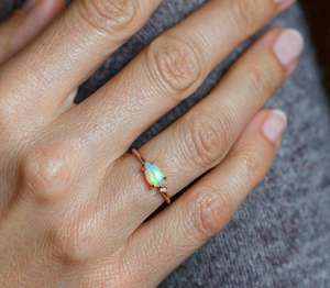 Anillo de compromiso de boda de plata de ley con banda minimalista, Ópalo etíope Natural, corte de pera, conjunto de puntas de piedra, chapado en oro rosa, clásico - Product Image 4