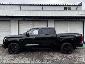 Berline d'occasion pas chère 2020, transmission intégrale, sièges en cuir, moteur 4.5L, automatique, toit ouvrant panoramique - Product Image 5