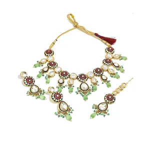Ensemble de collier Kundan Polki plaqué or 24 carats avec des gouttes de perles vert clair, bijoux fins en alliage - Product Image 4