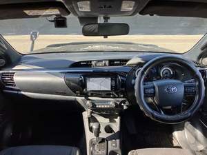 Camioneta Hilux 2024, Diésel Manual, Turbo, R16, Tela Oscura - Product Image 5