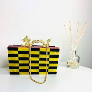 Bolso de mano brillante de resina y madera, estilo bohemio vintage, para mujer, ideal para fiestas, eventos nocturnos y bodas, de la India. - Product Image 1