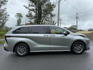 Venta Rápida Toyota Sienna LE 2021 de 8 Pasajeros con Tracción Delantera - Product Image 3