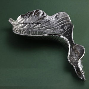 Serveur de fruits en métal d'excellente qualité, bol à 3 compartiments, vaisselle gratuite, décoration de table, bol à fruits au design luxueux - Product Image 3