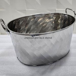 Grand seau à glace minimaliste en acier inoxydable poli miroir argenté pour bars et décoration de table - Product Image 1