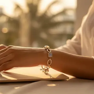 Bracelet en argent 925 avec pierre de lune et perles pour femmes - Product Image 1