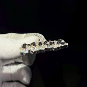 Colgante de Letra con Moissanita Redonda VVS1 de 2.60 CTW en Plata 925 para Mujer, Estilo Hip Hop con Baño de Oro Rosa de 1.5 Pulgadas - Product Image 4