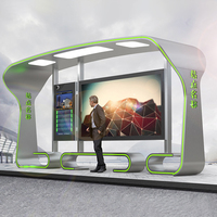 Abri d'arrêt de bus intelligent rectangulaire extérieur avec écran LED couleur haute luminosité, cadre en aluminium, conception résistante aux intempéries, panneaux solaires