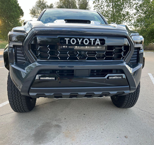 Gran Demanda 2024 para Tacoma TRD Pro Doble Cabina 44 con Volante a la Izquierda, Asientos de Cuero con Interior Oscuro, Motor Turbo de 4 Cilindros - Product Image 1