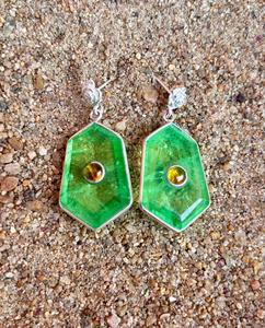 Peridoto de Plata de Ley 925 con Zafiro Amarillo Pendiente hecho a mano Hermoso pendiente de mujer. - Product Image 1