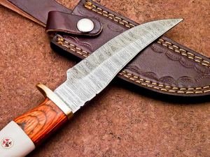 Cuchillo de caza Damasco Acero Bowie Cuchillo Madera y mango de hueso de camello con refuerzos de latón - Product Image 4