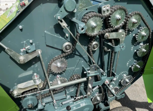 Mini presse à balles rondes à prix d'usine à vendre en France pour une utilisation agricole avec des composants principaux comprenant un moteur, une boîte de vitesses - Product Image 5