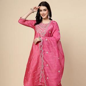 Ensemble Kurta, pantalon et dupatta en polyester rose élégant avec broderie, longueur genou, coupe trapèze, tenue décontractée, robes de créateur tendance - Product Image 1