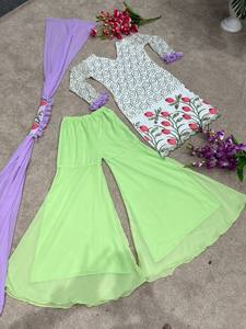 Costume Georgette Sharara avec broderie, beau haut entièrement cousu avec Dupatta, robe de soirée de créateur - Product Image 2