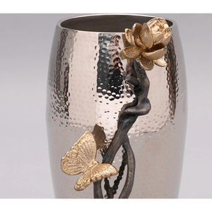 Jarrón de Metal Plateado Martillado de Primera Calidad con Adorno Floral de Mariposa Dorada, Decoración para Hogares Reales, Jarrón de Flores de Alta Calidad para Mesa - Product Image 3