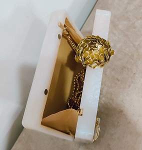 กระเป๋าคลัทช์ทำด้วยมือทำจากเรซินแข็งหรูหรากล่องตอนเย็นพร้อมฝาปิดแม่เหล็กสำหรับงานแต่งงานงานปาร์ตี้และงานทางการ - Product Image 3