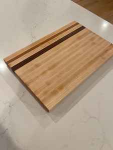Planche à découper et plateau de service en bois - Durable, lavable au lave-vaisselle - Product Image 3