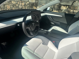 2022 T. E. S. L. A l sedán eléctrico Premium completamente cargado con características avanzadas navegación piloto automático batería de largo alcance - Product Image 2