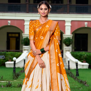 Dola Moderne Soie Longueur Sol Lehenga Choli Décolleté en Coeur Imprimé Shibori Zari Tissage Bordure des Deux Côté Glands pour Mariage - Product Image 1