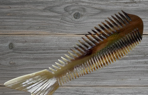 หวีผมทำมือจากเขาควายธรรมชาติ ปลอดสารพิษ ป้องกันไฟฟ้าสถิตย์ ดีไซน์ทันสมัย สำหรับผู้ชายและผู้หญิง - Product Image 3