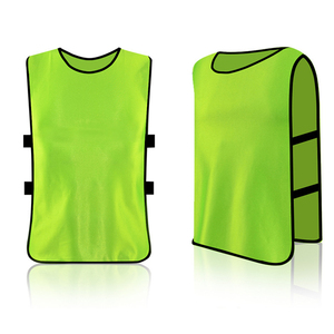 Baberos de entrenamiento de fútbol reversibles duraderos, chaleco de fútbol, pinnies de malla transpirable ligeros para entrenamiento y partidos - Product Image 3