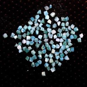 50 pièces minuscule Larimar rugueux taille minérale 2-4 MM pierre précieuse Larimar naturelle pierres brutes non traitées fabrication brute bijoux véritable rugueux - Product Image 1