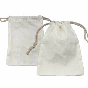 Sac cadeau personnalisable en coton biologique biodégradable et recyclable avec cordon de serrage pour montres et bijoux avec logo imprimé - Product Image 4