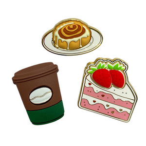 เข็มกลัดปกยางพีวีซีพร้อมป้ายโลหะรูปเมล็ดกาแฟแบบมีลักษณะเฉพาะตัว - Product Image 4