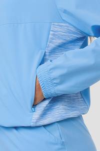 Ensemble de vêtements de sport légers pour femmes Veste à capuche zippée avec short assorti pour l'entraînement et les vêtements décontractés - Product Image 4