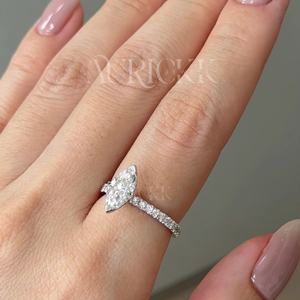 Bague de fiançailles en or 14 carats et plaqué rhodium avec moissanite taille marquise, micro-pavé, idée cadeau pour mariage et anniversaire - Product Image 4