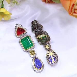 ต่างหูทองเหลืองชุบเงินประดับเพชร CZ ดีไซน์หรูหราทันสมัยสำหรับงานแต่งงานของผู้หญิง - Product Image 5