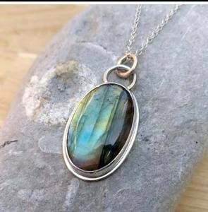 Collar de labradita de forma ovalada de 20-30mm hecho a mano a la moda, joyería de moda con chapado en plata de latón para fiestas de Navidad - Product Image 1