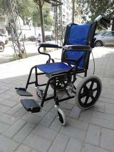 รถเข็นคนพิการแบบใช้มือ น้ำหนักเบา โครงเหล็กพับได้ เบาะนั่งสบาย ที่พักเท้าปรับได้ สำหรับใช้ภายในและภายนอกอาคาร - Product Image 4