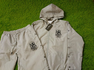 P $ U Money Club Greek Sorority Windbreaker Chándal Ligero y elegante Conjunto para Sisterhood, Streetwear y Campus Looks - Product Image 2