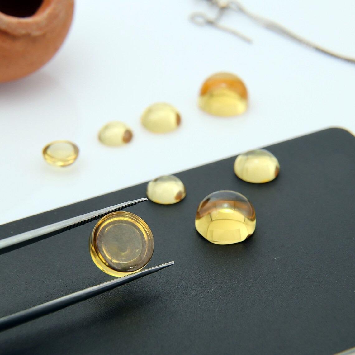 สีเหลือง