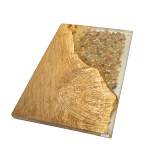 Tabla de cortar de madera de acacia personalizada, tabla de cortar de resina y madera artesanal - Product Image 1