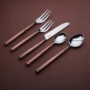 Ensemble de couverts en métal plaqué argent avec poignée ronde antique en cuivre pour la maison et le mariage - Product Image 1