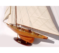 MODÈLE DE BATEAU EN BOIS DEFENDER/VOILIERS/YACHTS-AMERICA CUP COLLECTION/ARTISANAT