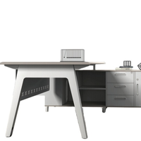 Meuble de bureau d'usine : Cadre métallique avec pieds de meuble et armoire intégrée pour bureau de direction informatique