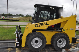 รถตัก V270ดีเซลขนาด2023ตันรถตักขนาดเล็ก4x4ล้อ2.2ตันเครื่องจักรทำงานในฟาร์มขนาดกะทัดรัดมีมอเตอร์ยามาฮ่า R220 chaep2021แบบ gehl - Product Image 3