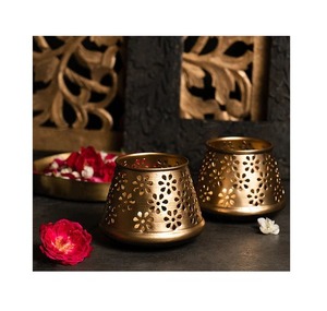 Bougeoirs votifs en métal design avec motifs premium & design plaqué argent & idéal pour créer une ambiance élégante - Product Image 3