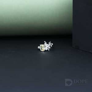 Bague de fiançailles unisexe en acier inoxydable avec moissanite solitaire certifiée IGI de 1,25 carat, ornée de petits accents en forme de poire et de marquise - Product Image 2