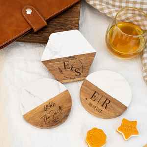 Posavasos de resina epoxi hechos a mano personalizados con nombre personalizado Almohadillas de bebida de estilo clásico para bodas y ocasiones especiales - Product Image 2