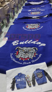 Chaqueta Bomber Universitaria de Béisbol Acolchada con Logotipo Bordado Personalizado para Hombre - Product Image 6