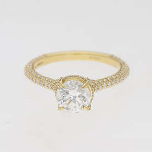 Bague de fiançailles solitaire en or jaune 14 carats avec diamant naturel avec double rangée de diamants pavés serti classique à quatre broches - Product Image 4