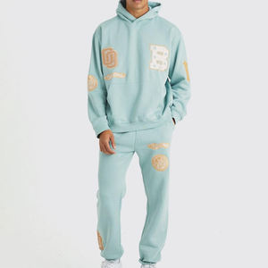 Conjuntos Deportivos de Invierno Transpirables y Ligeros de Primera Calidad de Fábrica Pakistaní, con Logotipo Personalizado Impreso, Chaquetas con Capucha de Forro Polar - Product Image 1