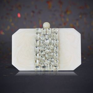 Best Quality Transparent <b>Resin</b> Clutch Bag Women Luxury Evening Bags Pearl Chain Small <b>Clear</b> Purses Low Price Weddings Handbags - Product Image 6