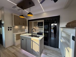 Nouvelle conception moderne, autre caravane de voyage en aluminium avec cuisine coulissante, plancher en nid d'abeille en plastique, suspension indépendante pour - Product Image 2