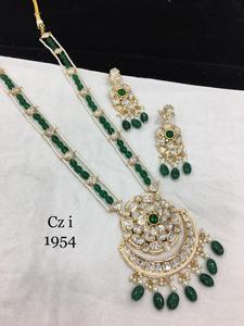 Collier sophistiqué Kundan Moissanite en laiton plaqué argent | Ensemble de boucles d'oreilles pour mariages et fêtes | Bijoux pour femmes élégantes - Product Image 4