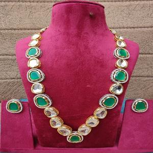 Ensemble de collier de luxe de qualité supérieure inspiré célébrités beau Kundan Long collier Meenakari travail dos côté bijoux en laiton - Product Image 1