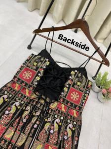 Designer Bollywood haute sur demande magnifique superbe élégant Lehenga Choli pour les femmes Collection de vêtements de fête de vêtements indiens - Product Image 4